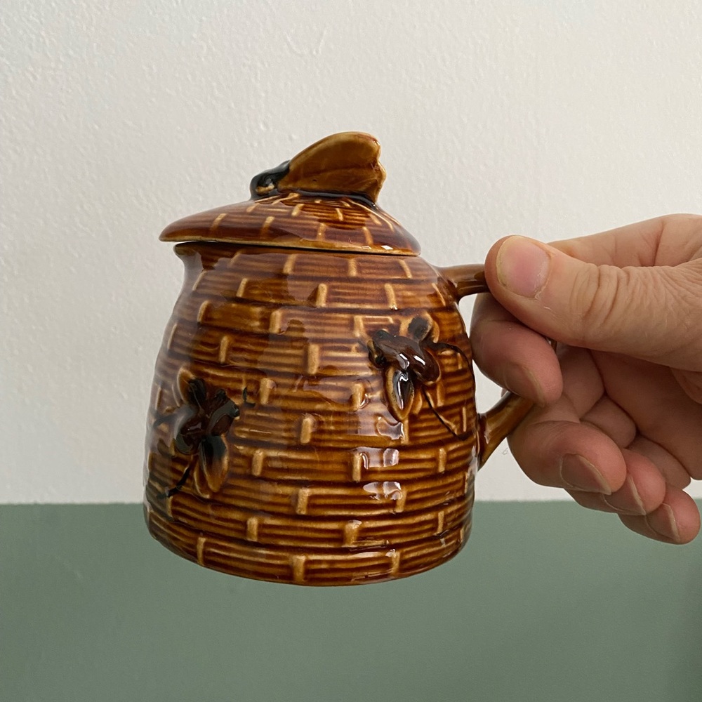Vintage honey or maple syrup pot